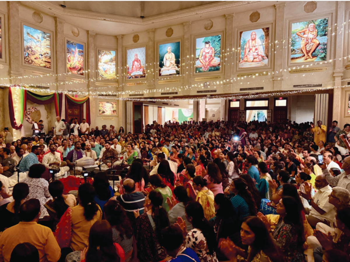 ISKCON -HGH Janmashtami Draws >12,000 with Drone Show